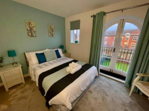 Silver Stag Properties, Cozy 2 BR Home w Parking